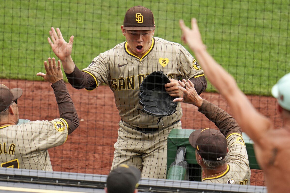 Luis Arráez menamatkan putaran ke-9 dengan double RBI, Padres bangkit untuk menang 7-6 dan menyapu seri Pirates